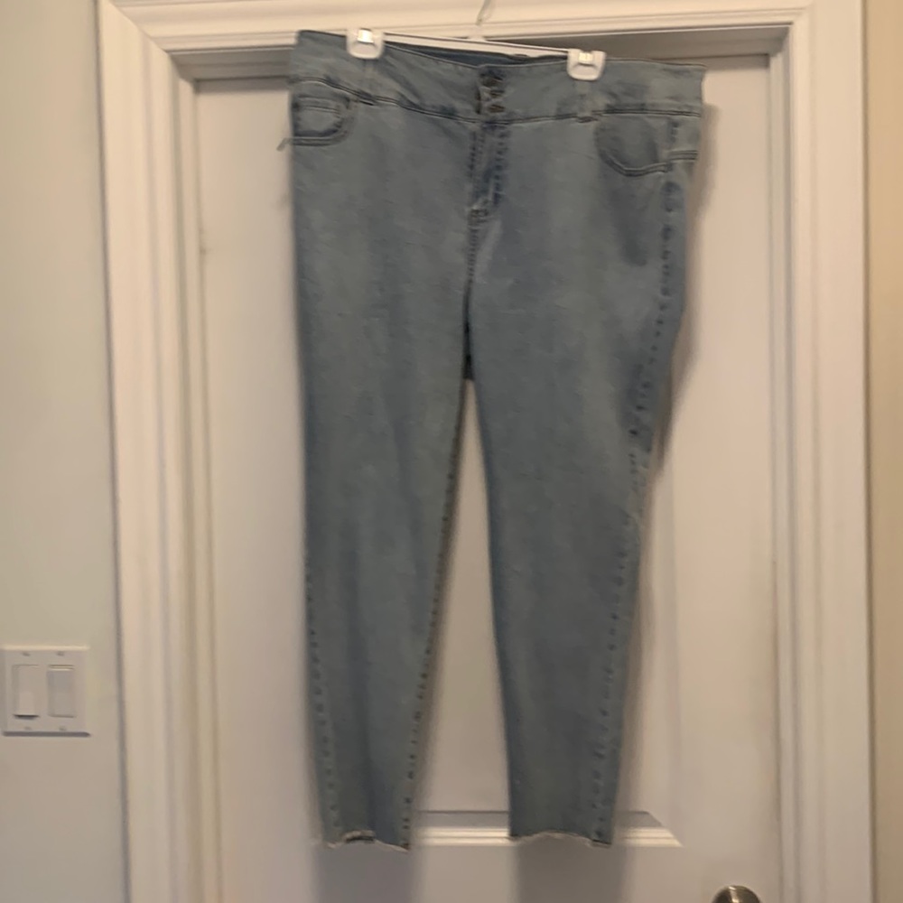 George plus new without tag soft light jeans unfinished hem fitted high rise